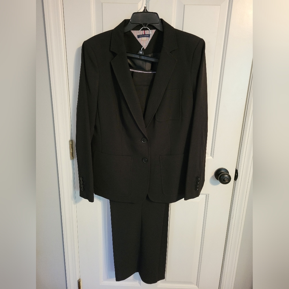 Women's Tommy Hilfiger 2-Piece Suit, Size 16